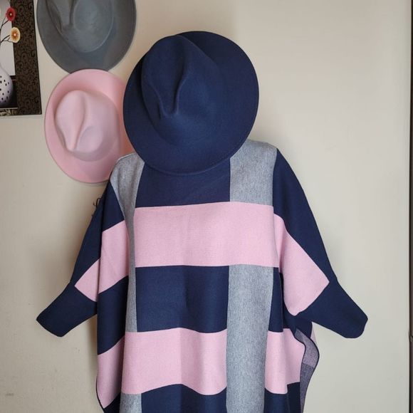 Stylish Soft Cozy Poncho - Picture 7 of 17